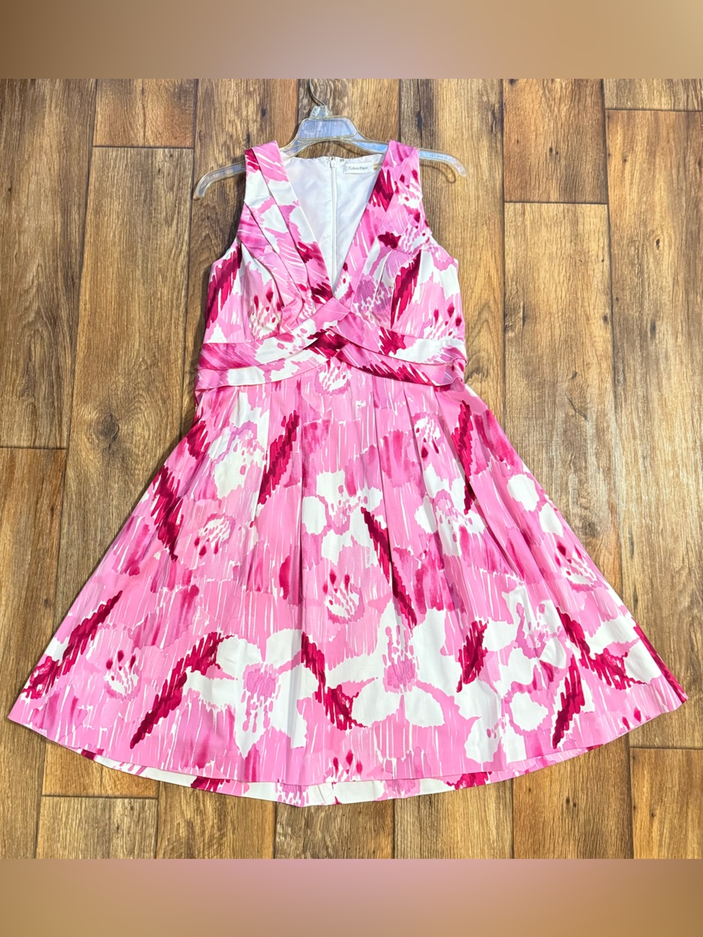 Calvin Klein Pink Floral Pleated V-Neck Dress- Women's size: 12
